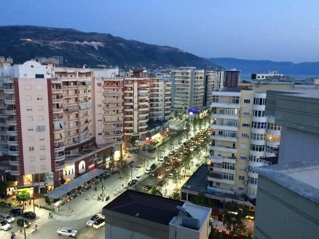 Qera Afatgjate ne Bulevardin Vlore_Skel,[ 2+1+2, kat 2]