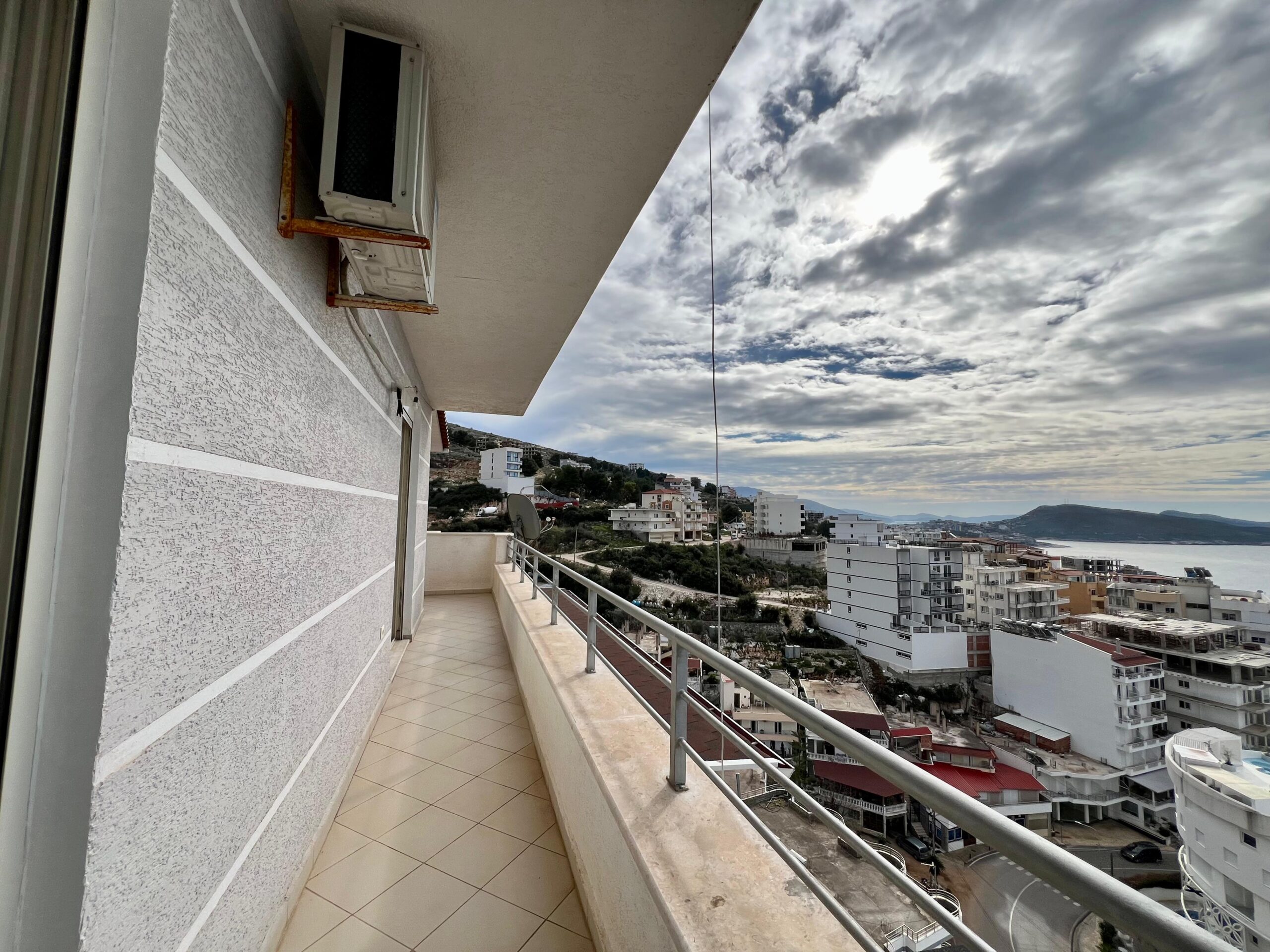 Shitet Papafingo 2+1+Verandë Sarandë 200,000 Euro