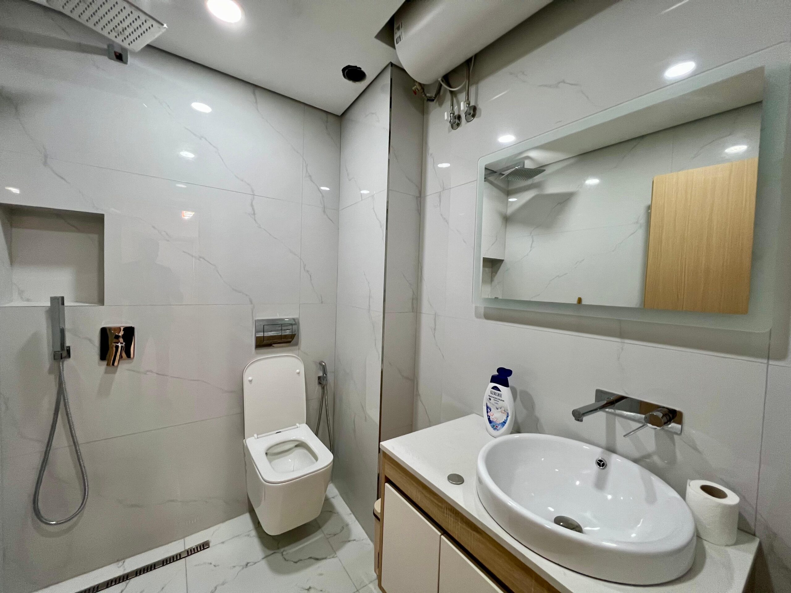 Shitet Papafingo 2+1+Verandë Sarandë 200,000 Euro