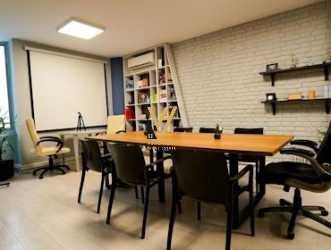 250 M2 NE AUTOSTRADE TR-DR 400 EURO