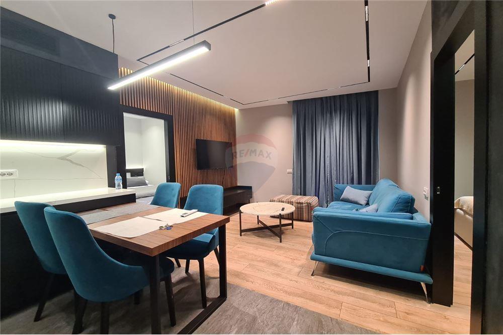 Rruga e Barrikadave – Rruga Barrikadave – Qendër, Shqipëri