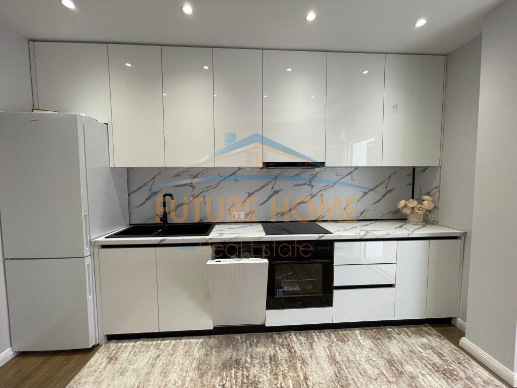 Qera, Apartament 1+1+Verandë, Rruga e Durrësit, Tiranë.