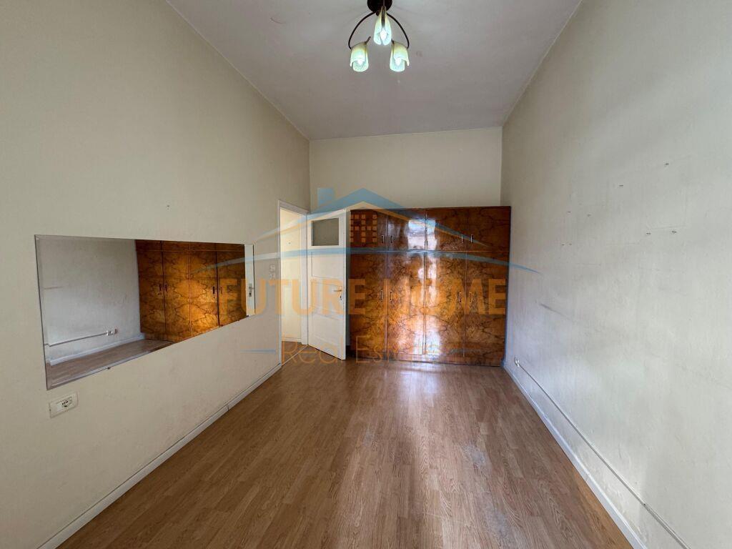 Qera, Apartament 2+1, Sheshi Wilson, Tiranë