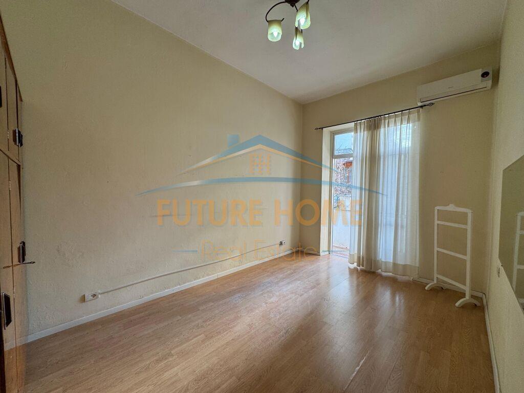 Qera, Apartament 2+1, Sheshi Wilson, Tiranë