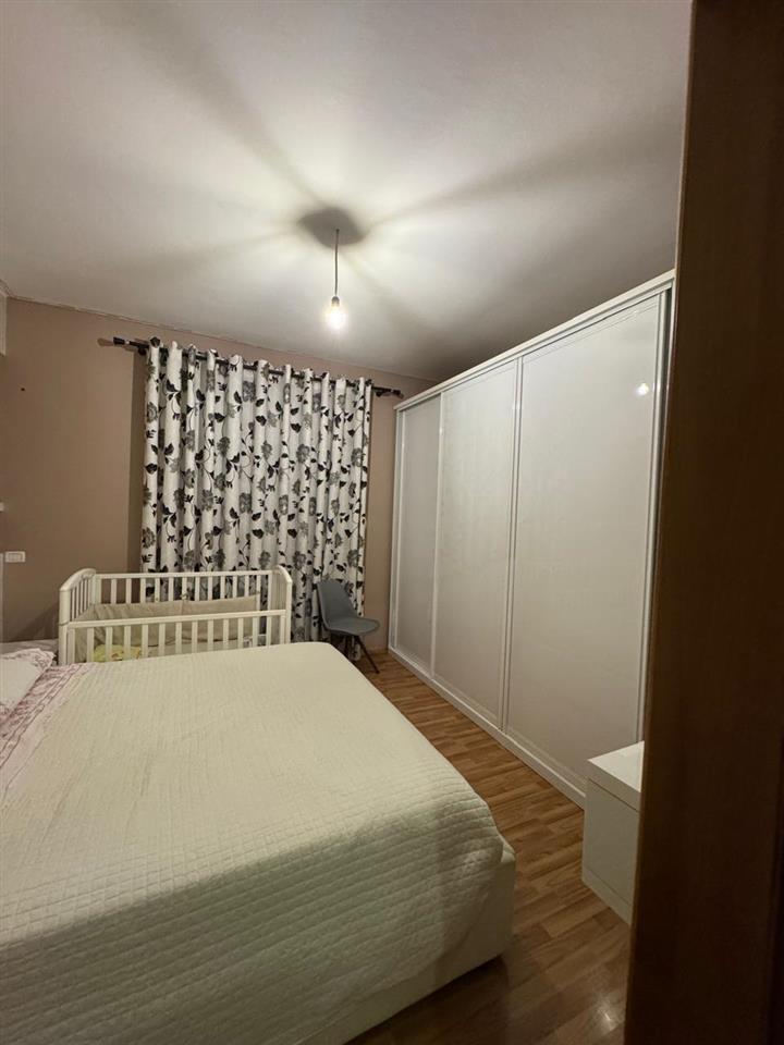 SHITET APARTAMENT 2+1+2 TE RRUGA E CIPAJVE