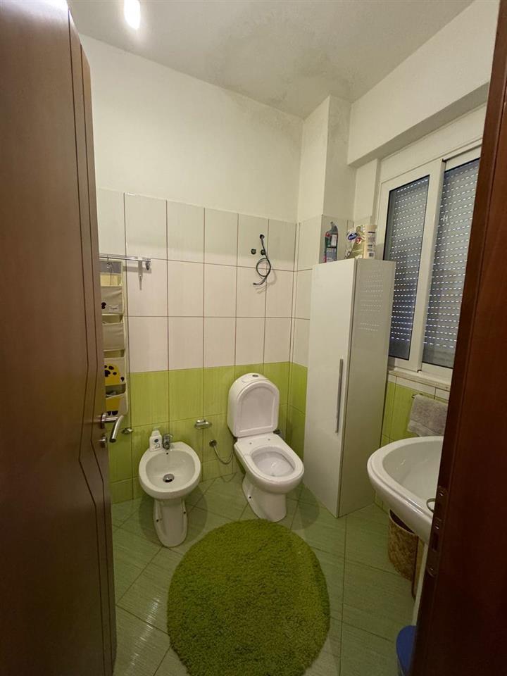 SHITET APARTAMENT 2+1+2 TE RRUGA E CIPAJVE
