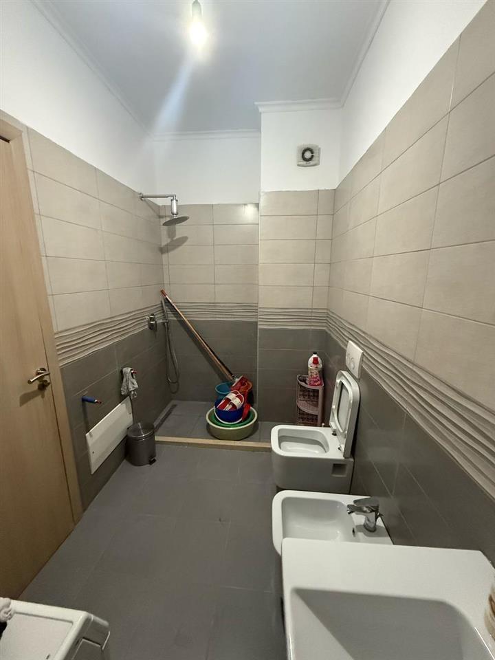 Ap 1+1 me qera i mobiluar Tirana Golden Park