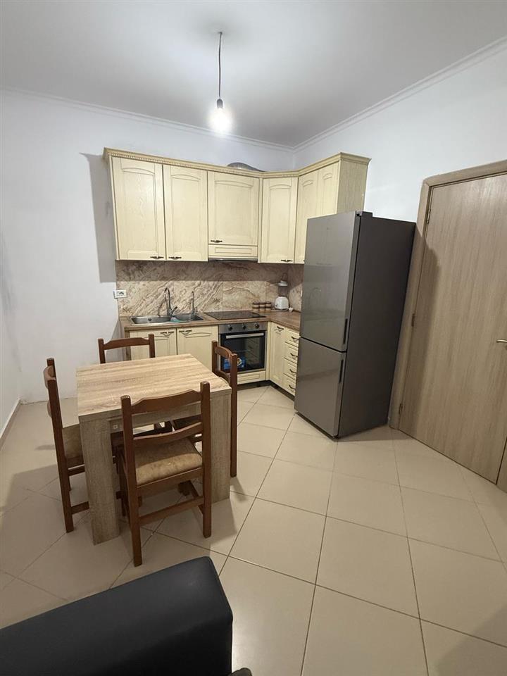 Ap 1+1 me qera i mobiluar Tirana Golden Park