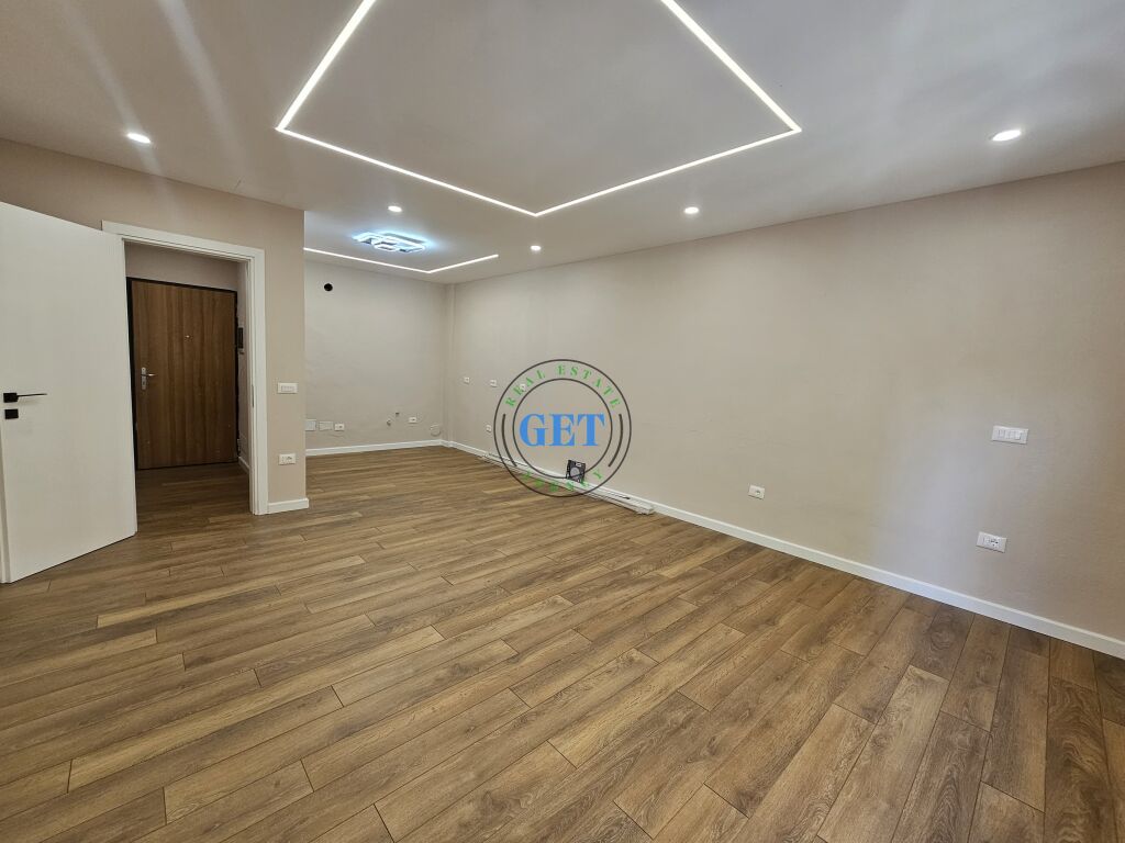 Shitet, Apartament 2+1,Qender, Durres!