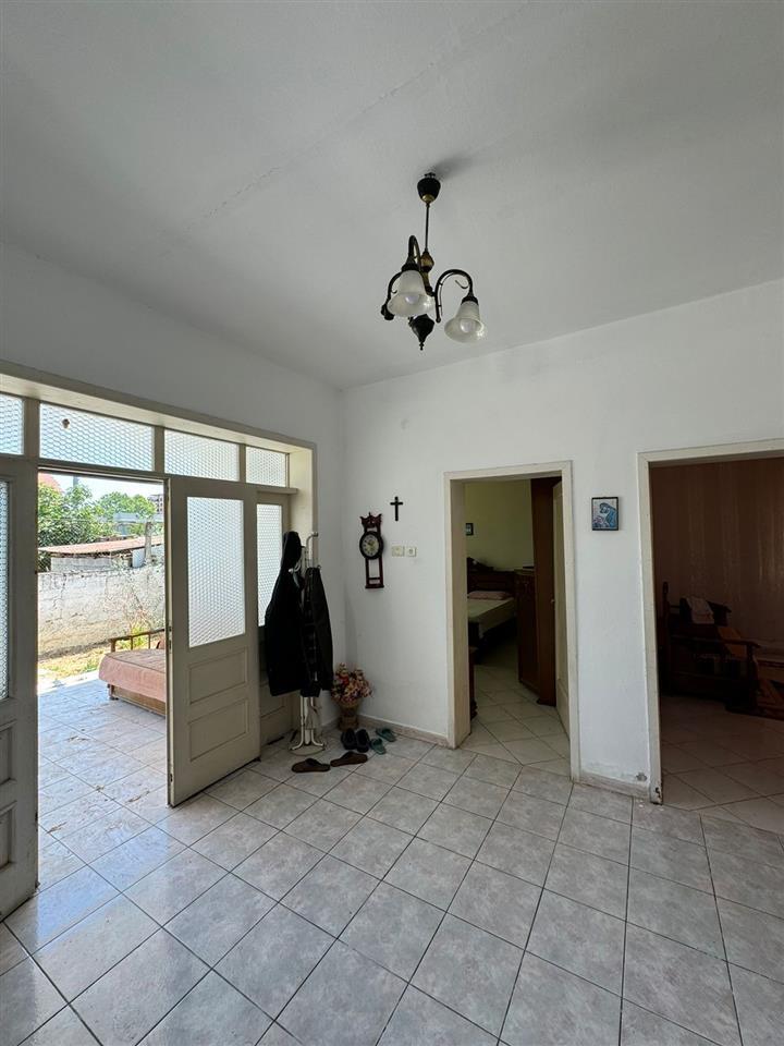 Kavaje,Shitet shtepi private ,zona afer Stadiumit “Besa”.