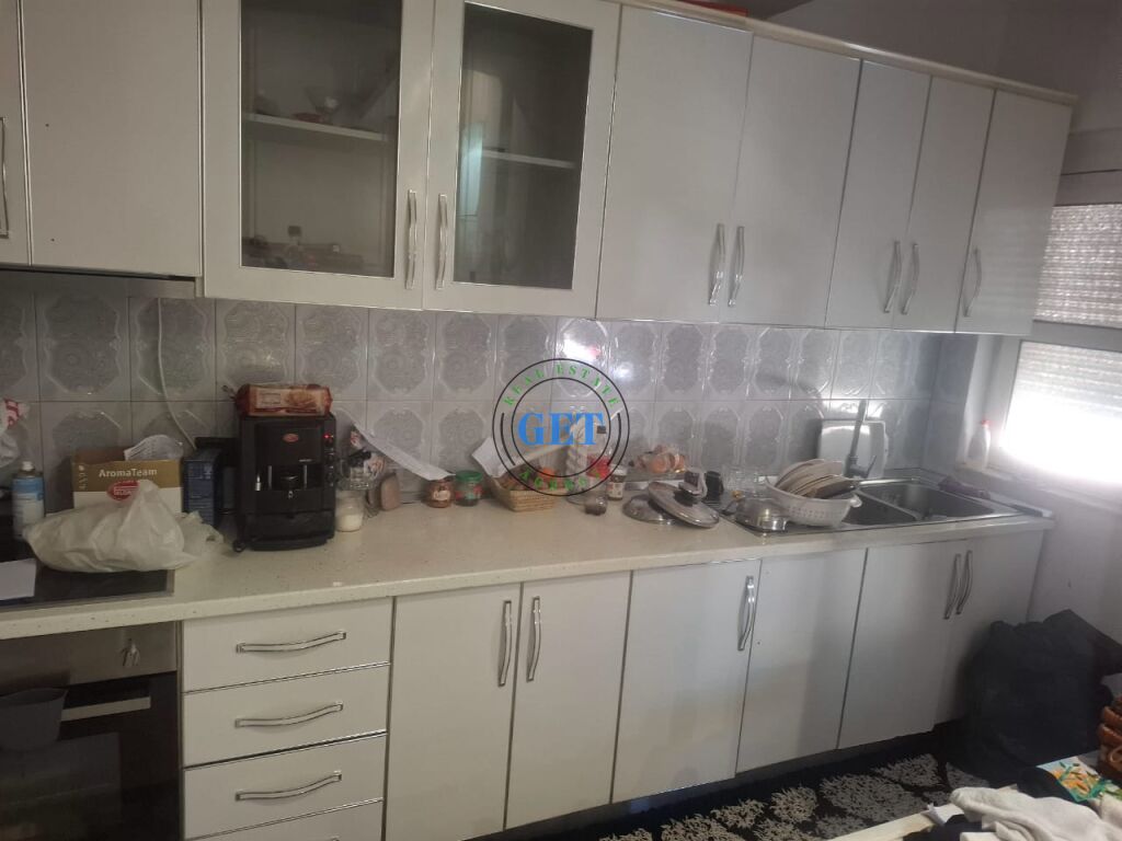 Shitet, Apartament 2+1,Prane Stadiumit, Durres!