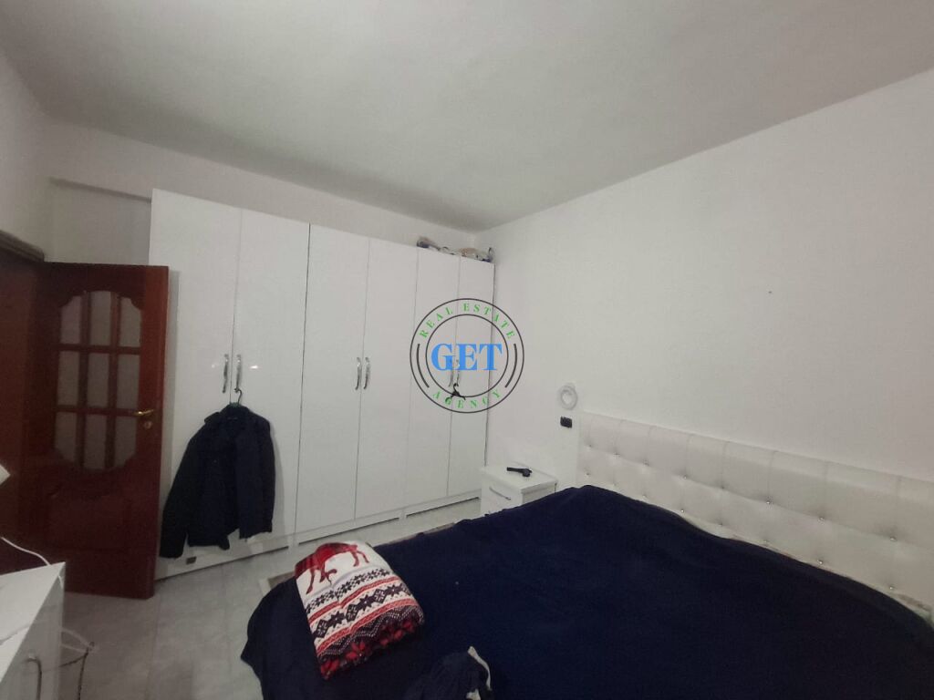 Shitet, Apartament 2+1,Prane Stadiumit, Durres!