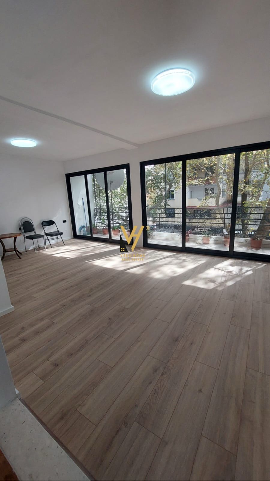 AMBIENT 120 M2 ME QERA MYSLYM SHYRI 900 EURO