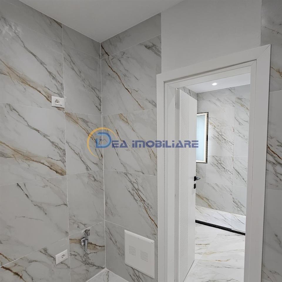 SHITET 2+1 QENDER PALLATI SPORTIT