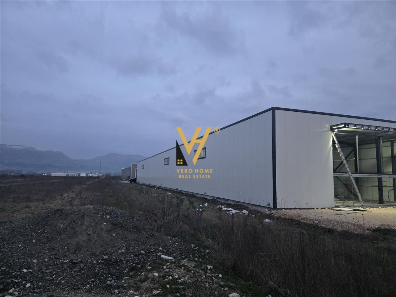 KAPANON 1.100 M2 ME QERA NE BUDULL 1.500 EURO