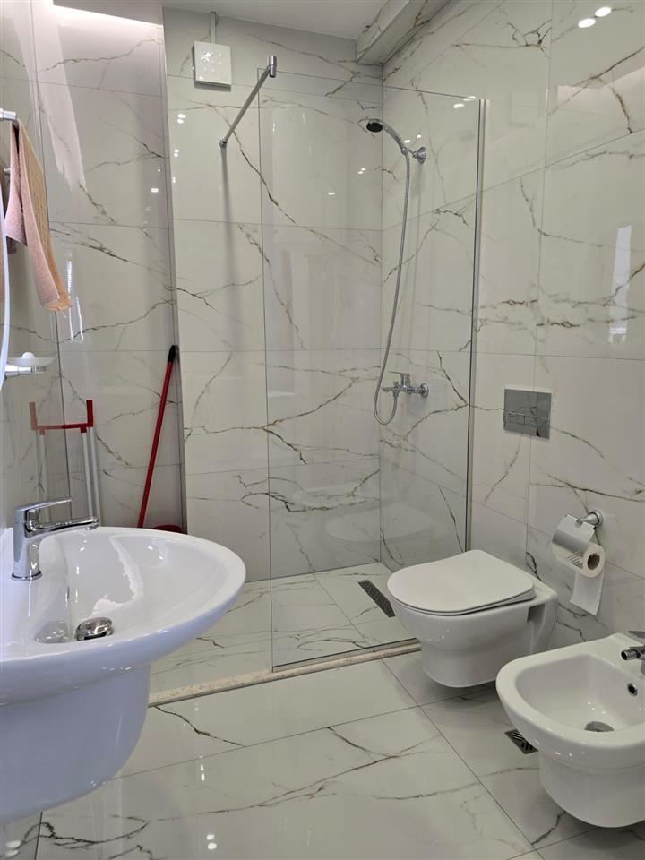 Ap lux 1+1 me qera te Kodra e Diellit, 600 euro, i pabanuar