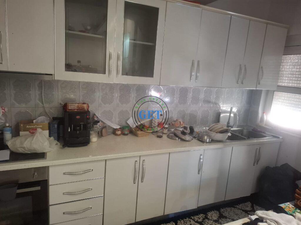 Shitet, Apartament 2+1,Prane Stadiumit, Durres!