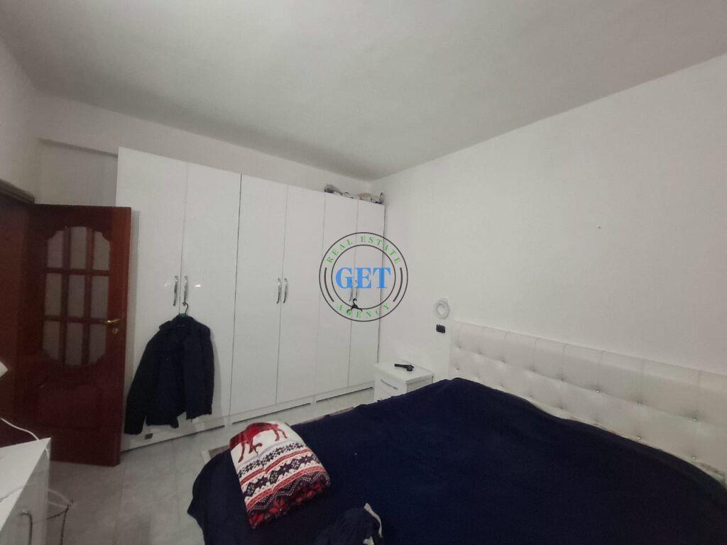 Shitet, Apartament 2+1,Prane Stadiumit, Durres!