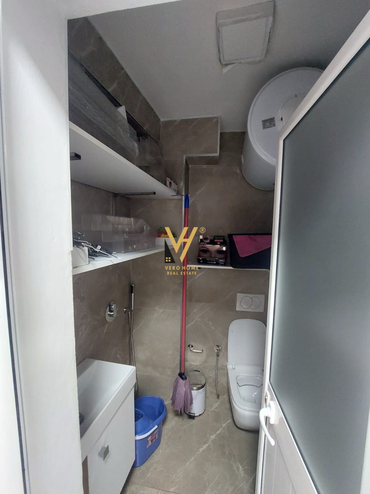 DYQAN 50M2 ME QERA TE RR.DIBRES 1.200 EURO