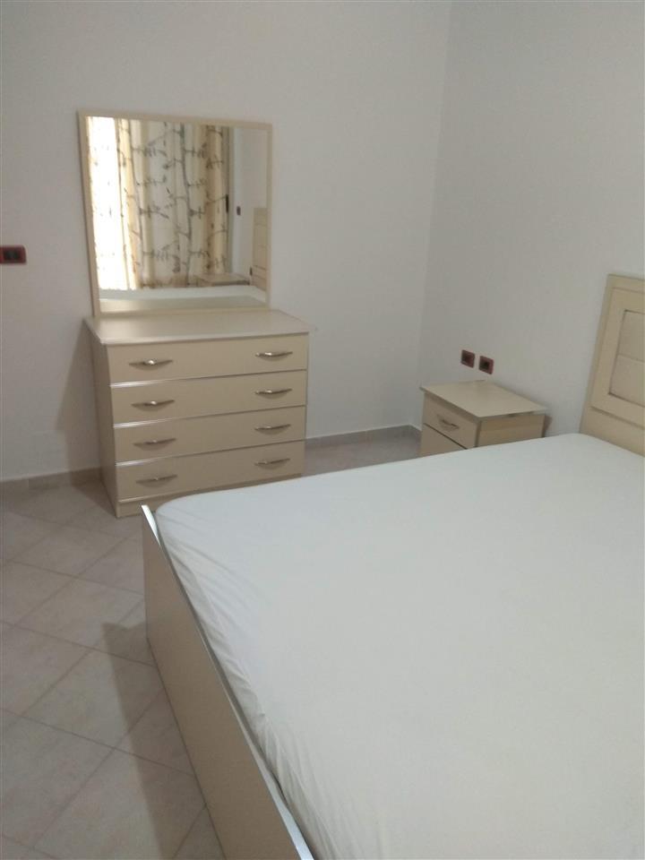 Jepet ap/ment me qera afat te gjate rrota e kuqe plazh