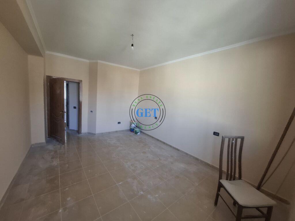 Shitet, Apartament 4+1+2, Pallati Kultures, Durres