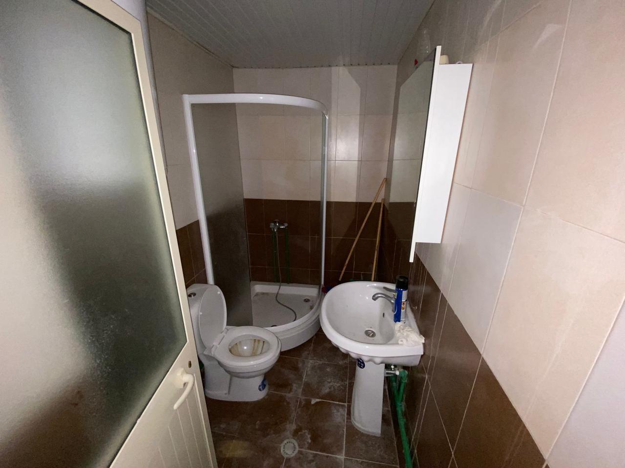 Shitet apartament ne Qerret