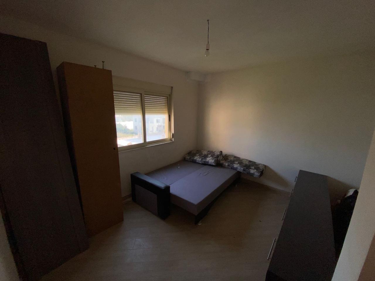 Shitet apartament ne Qerret