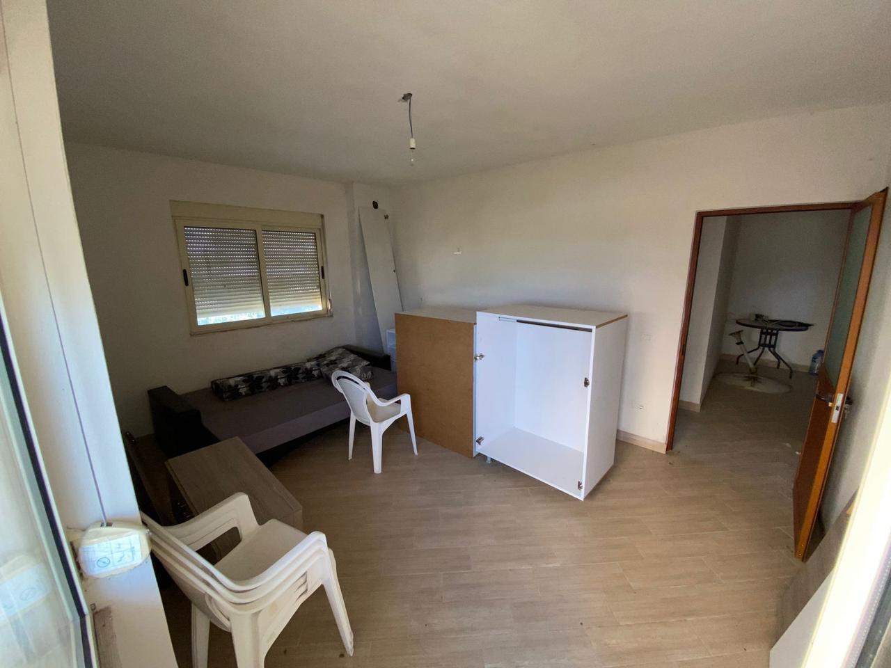 Shitet apartament ne Qerret