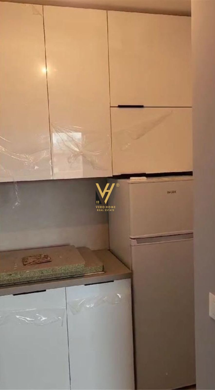 ZYRE 85 M2 ME QERA TE PAZARI I RI 500 EURO