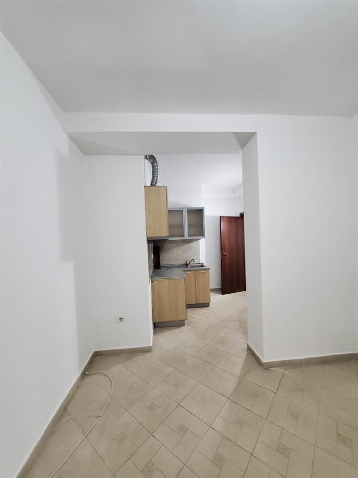 Jepet me qera apt 2+1 Fresku !