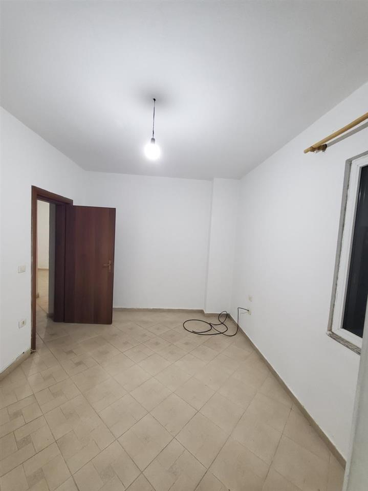 Jepet me qera apt 2+1 Fresku !