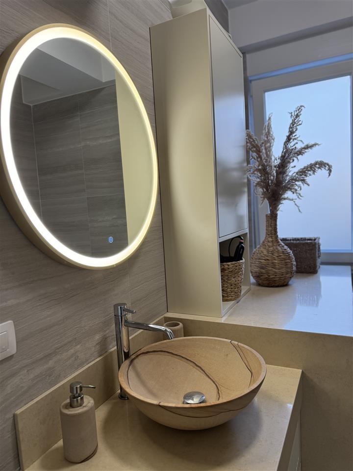 Jepet me qera apartment modern 1+1 i mobiluar