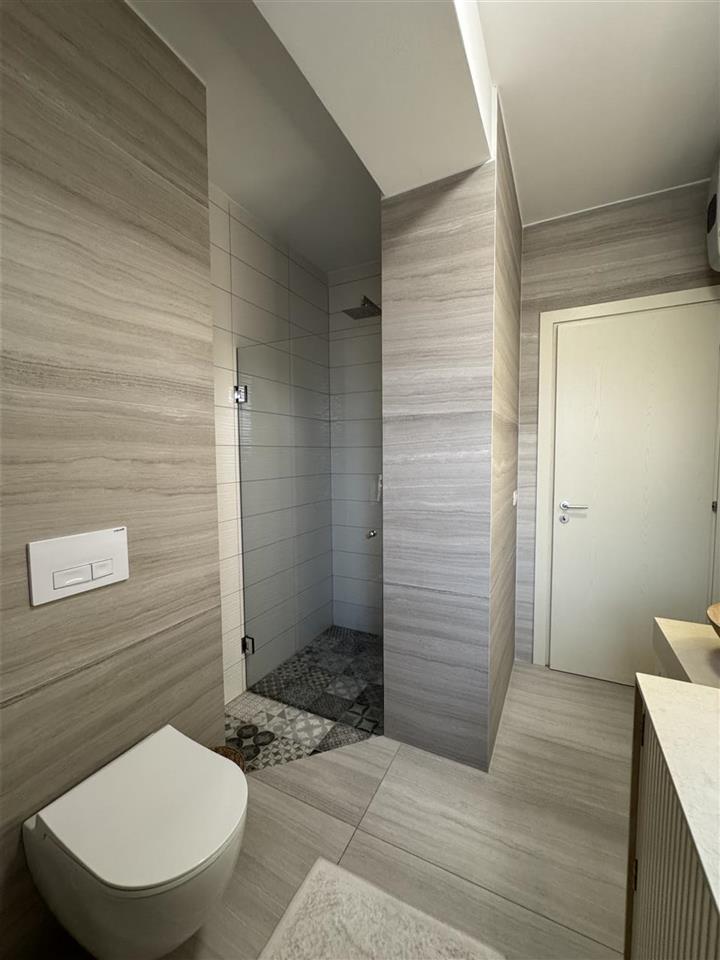 Jepet me qera apartment modern 1+1 i mobiluar