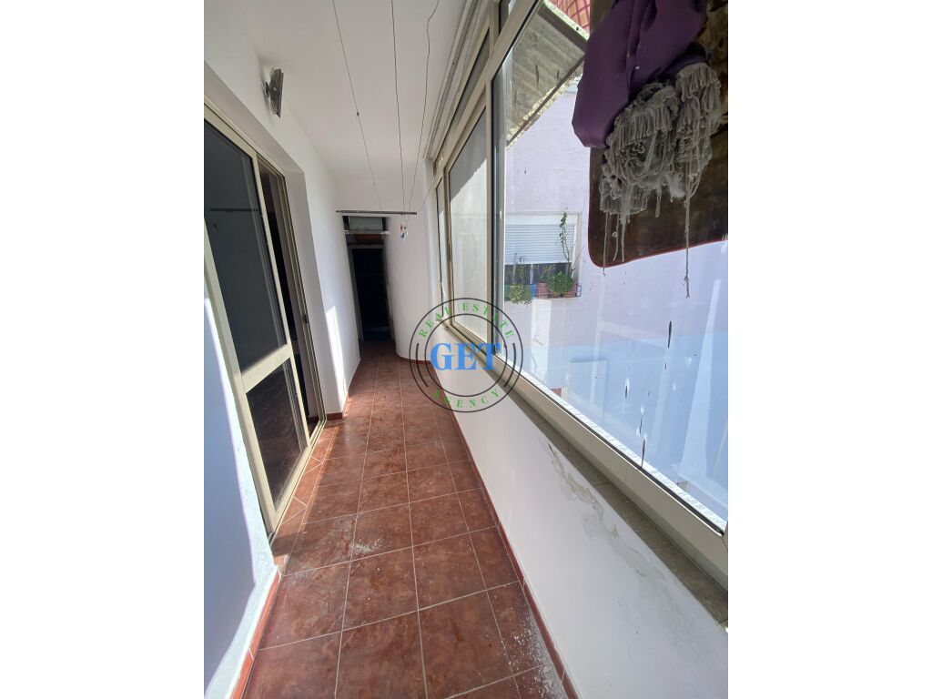 Shitet, Apartament 2+1,Prane Stadiumit, Durres!