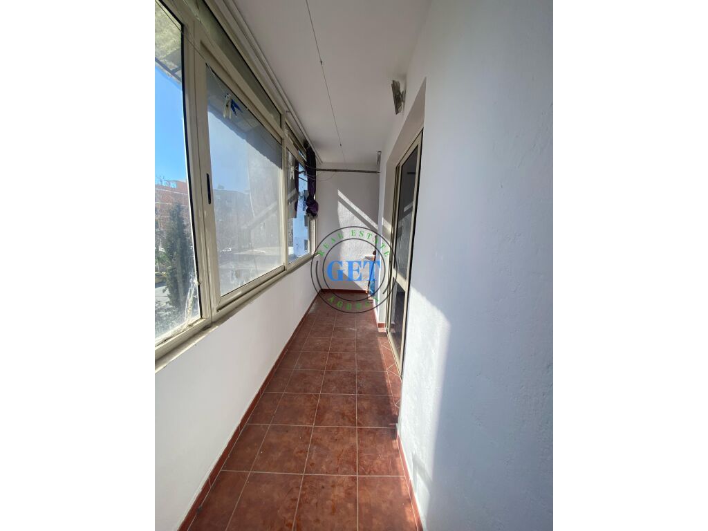 Shitet, Apartament 2+1,Prane Stadiumit, Durres!