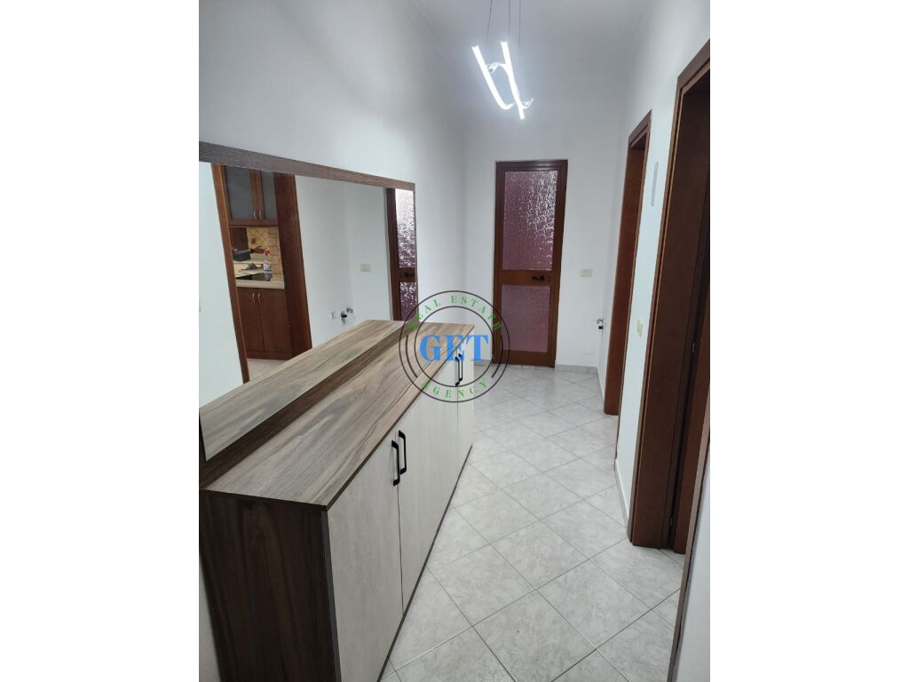 Shitet, Apartament 1+1 ne Plazh Hekurudha, Durres