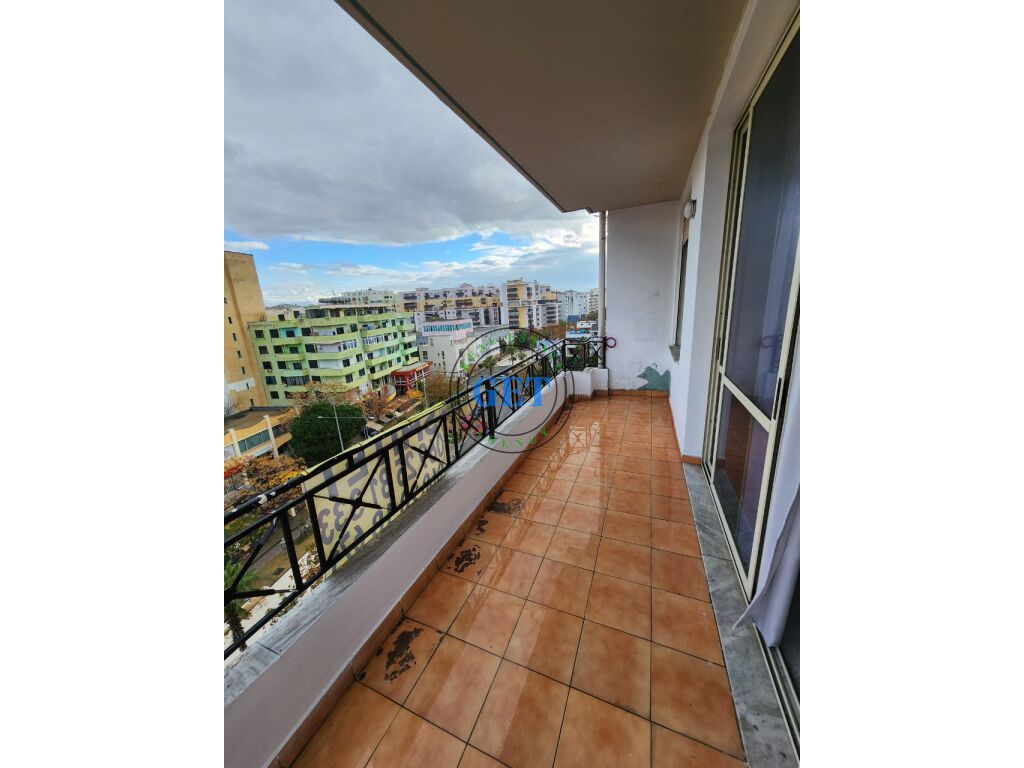 Shitet, Apartament 1+1 ne Plazh Hekurudha, Durres