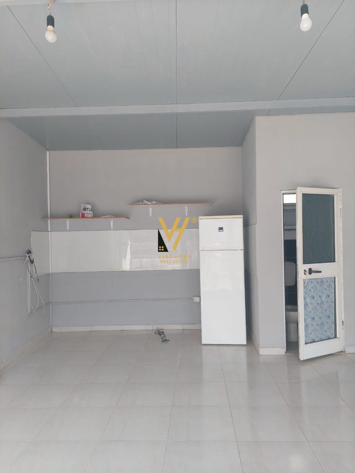 DYQAN 20 M2 ME QERA TE UNAZA E RE 28.000 LEKE