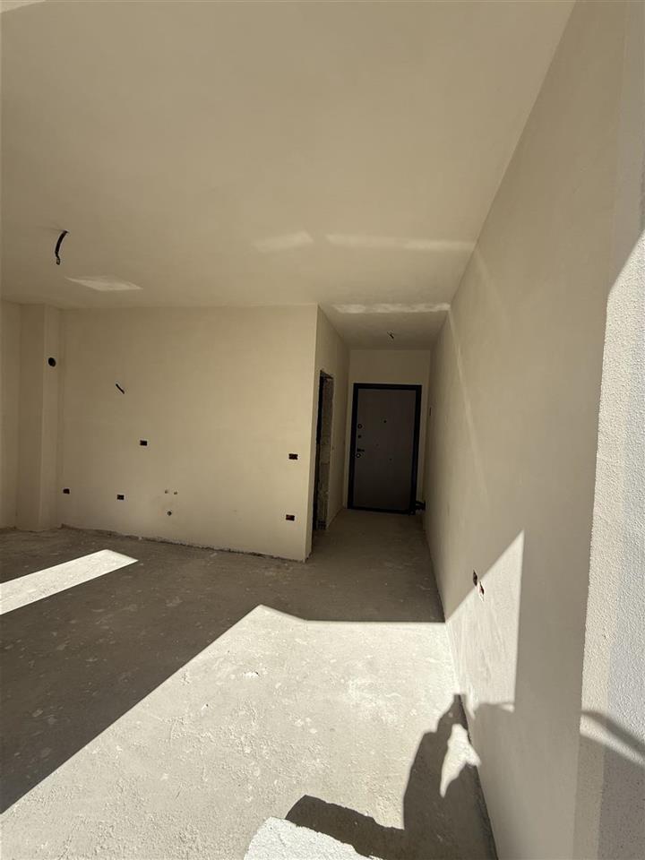 Shitet Gazonjere ne golem Mali Robit