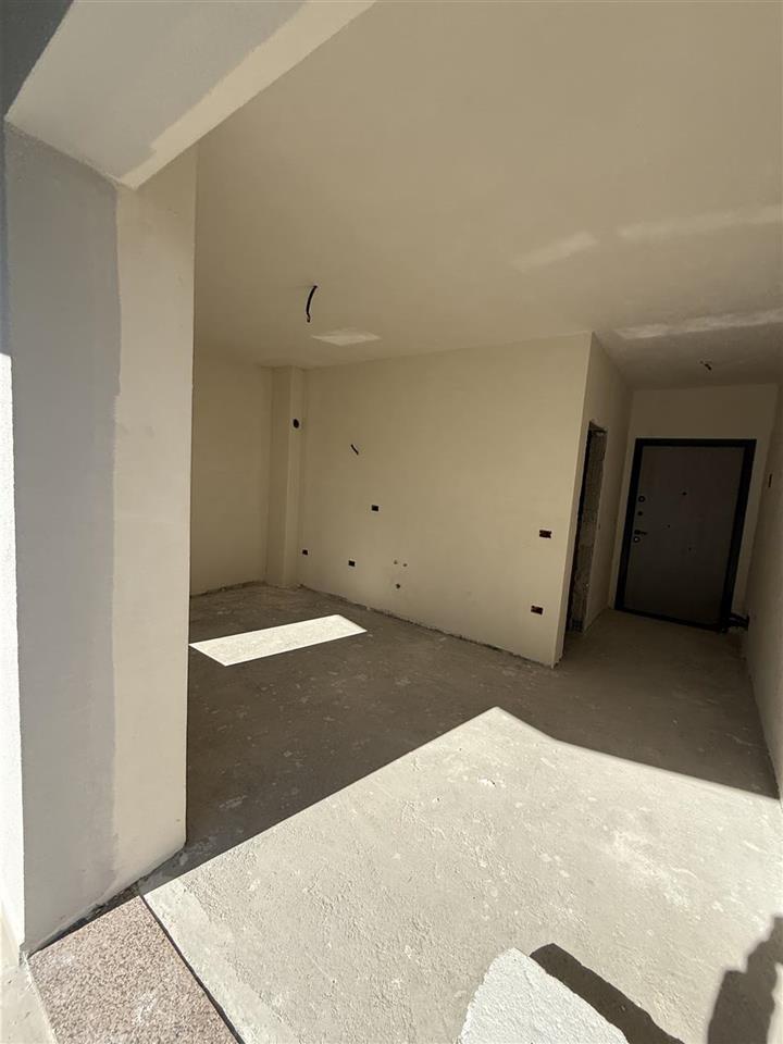 Shitet Gazonjere ne golem Mali Robit