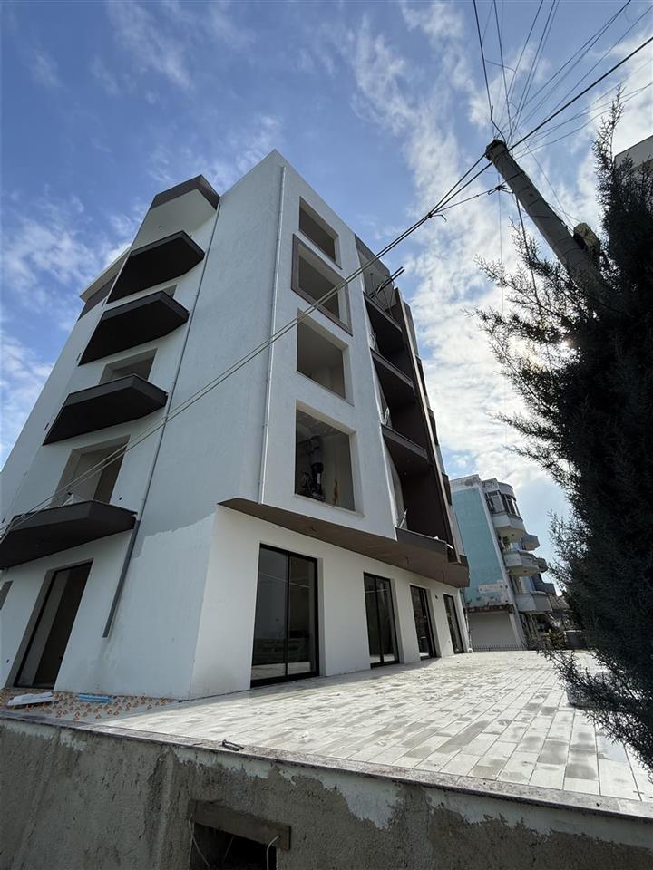 Shitet Gazonjere ne golem Mali Robit