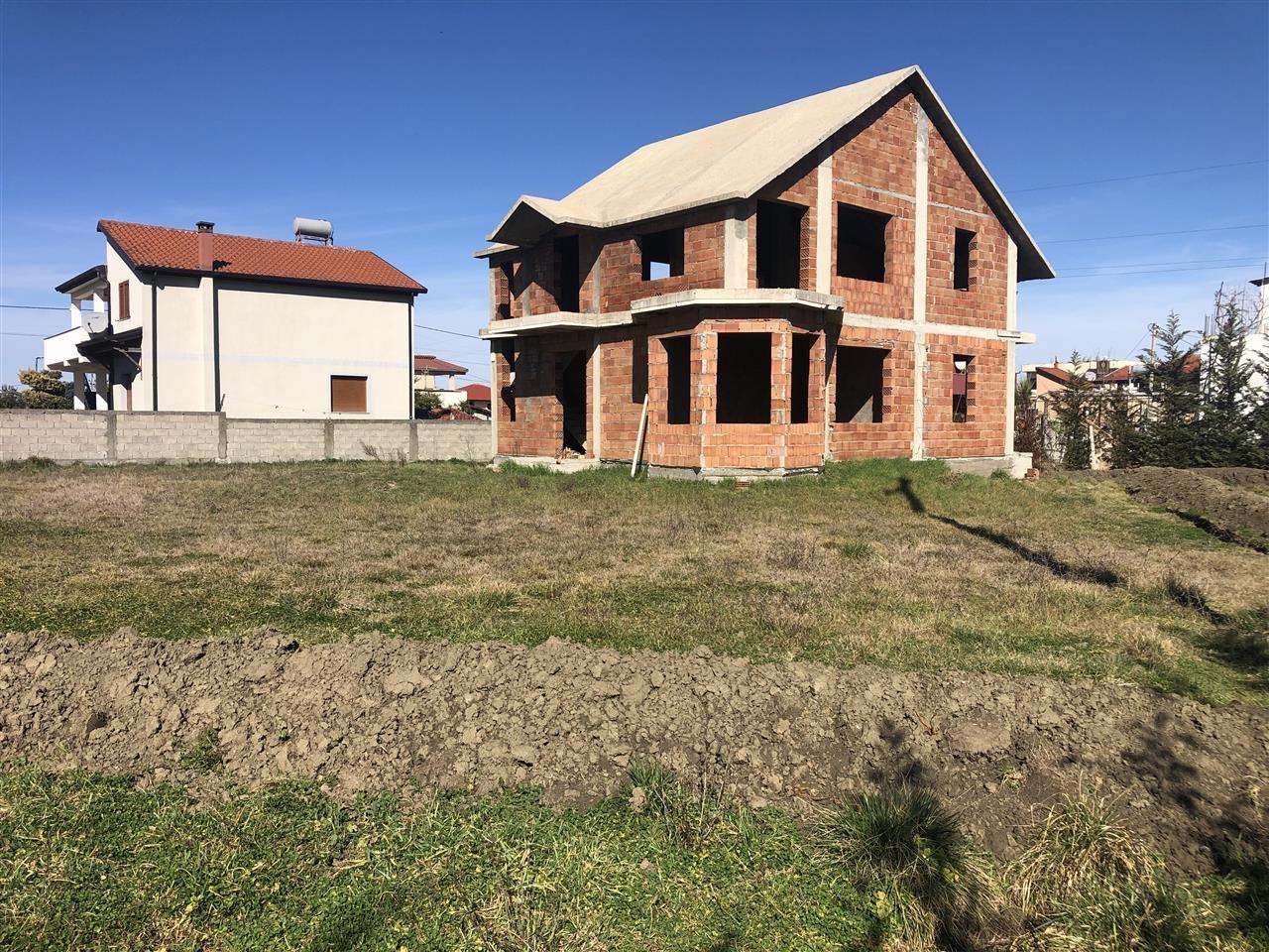 Vilë në tre çezma, Durrës