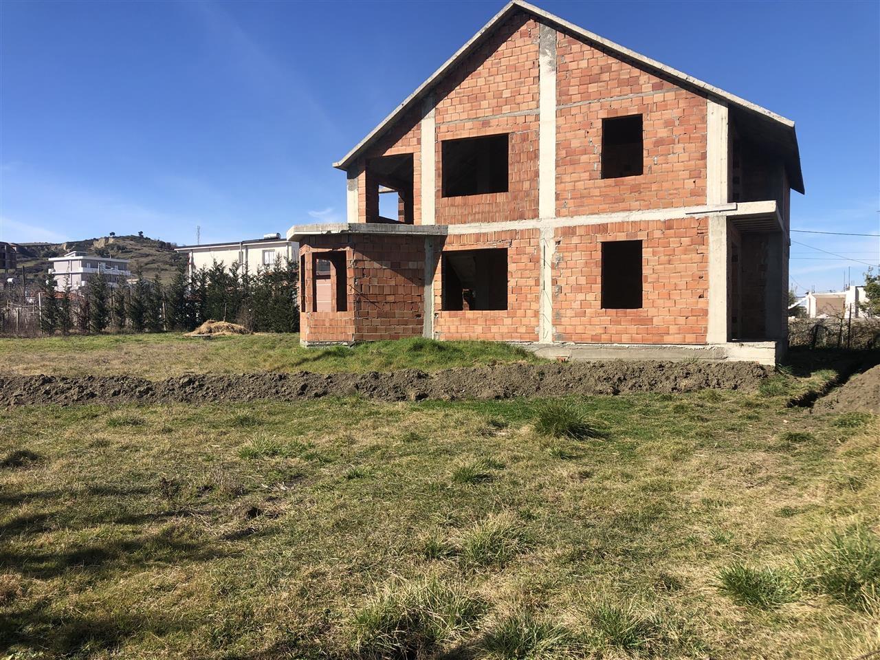 Vilë në tre çezma, Durrës