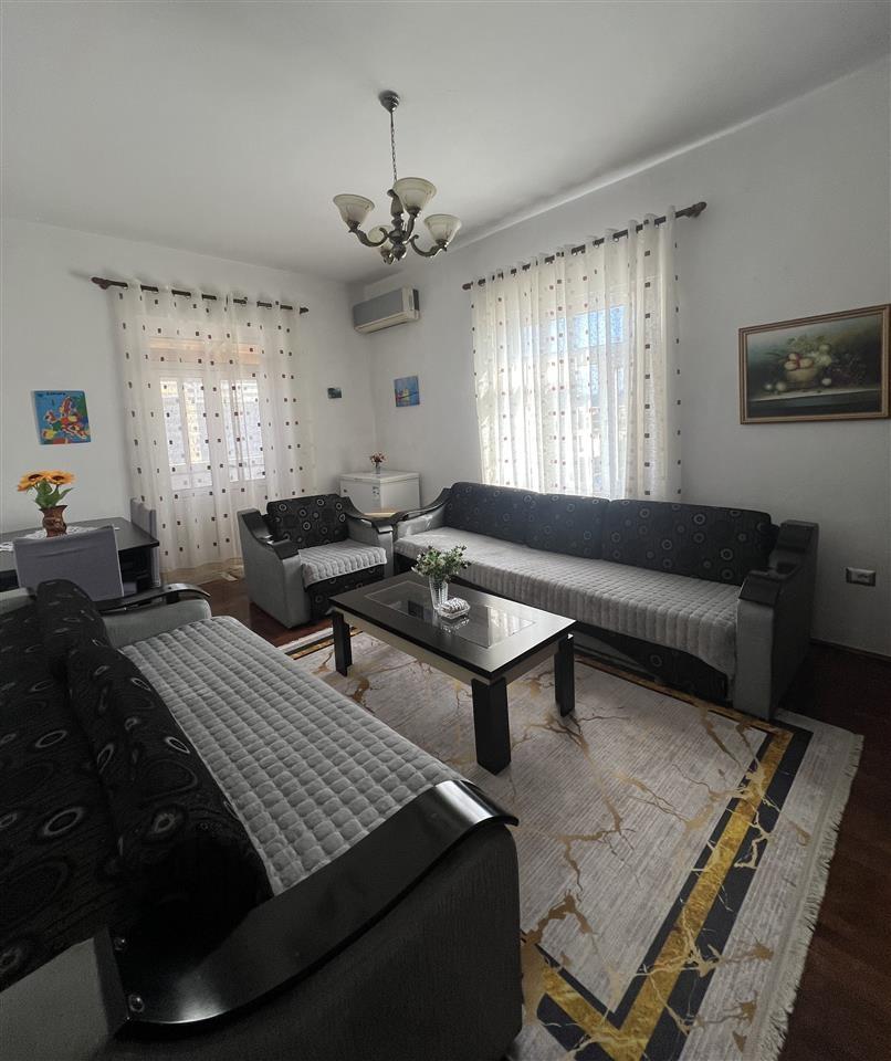 Shitet Apartament 2+1, Lagjja e Re, Patos
