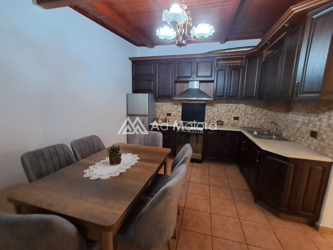 JEPET ME QIRA 2+1 NE UJSELLSI DURRES