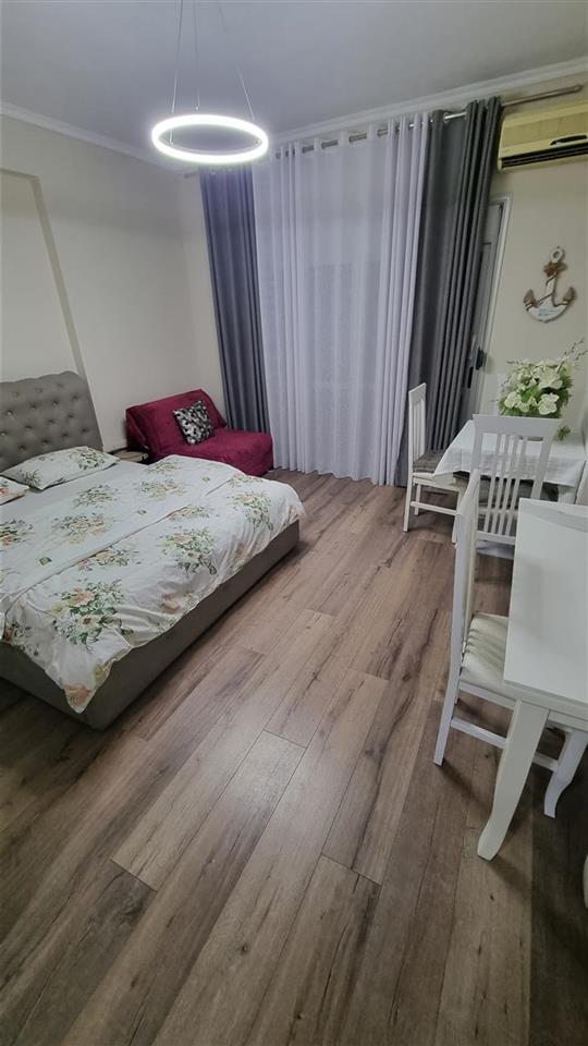 Shitet Garsoniere LUNGOMARE . Vlore