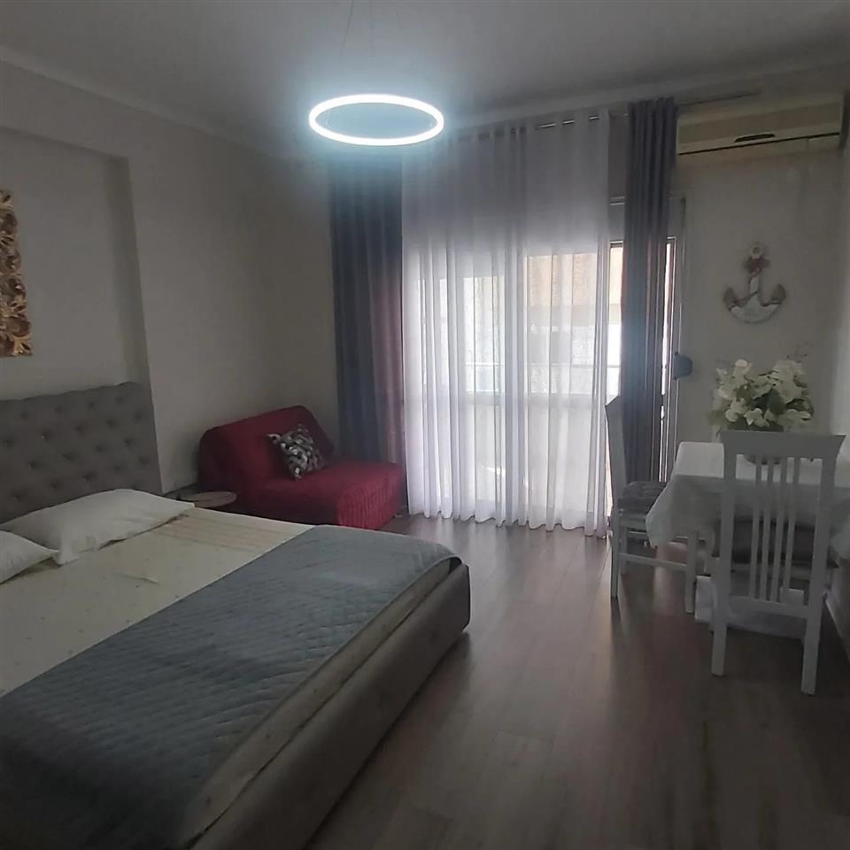 Shitet Garsoniere LUNGOMARE . Vlore