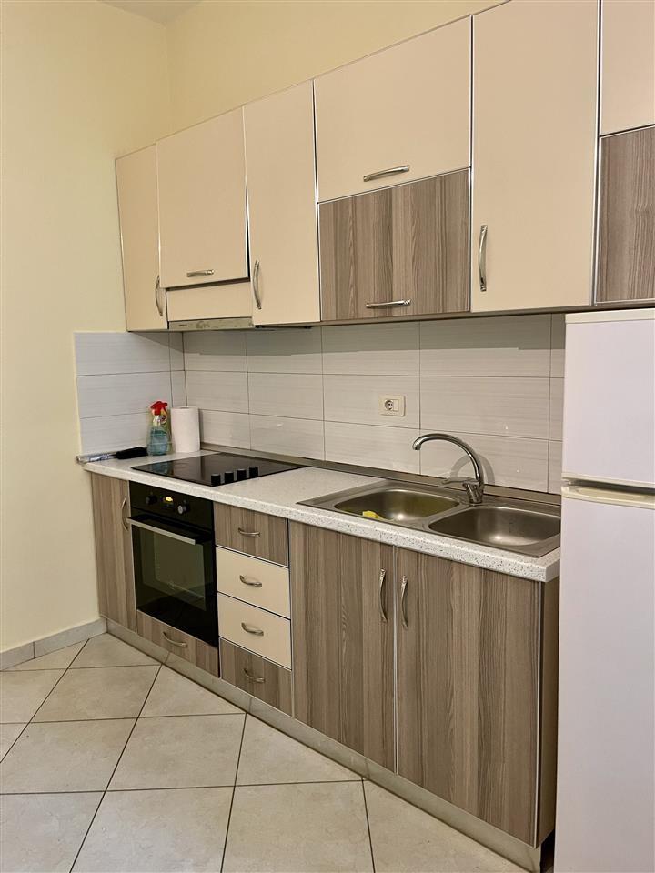 2+1 me Qera, JO AGJENSI, tek Haso/Transballkanike