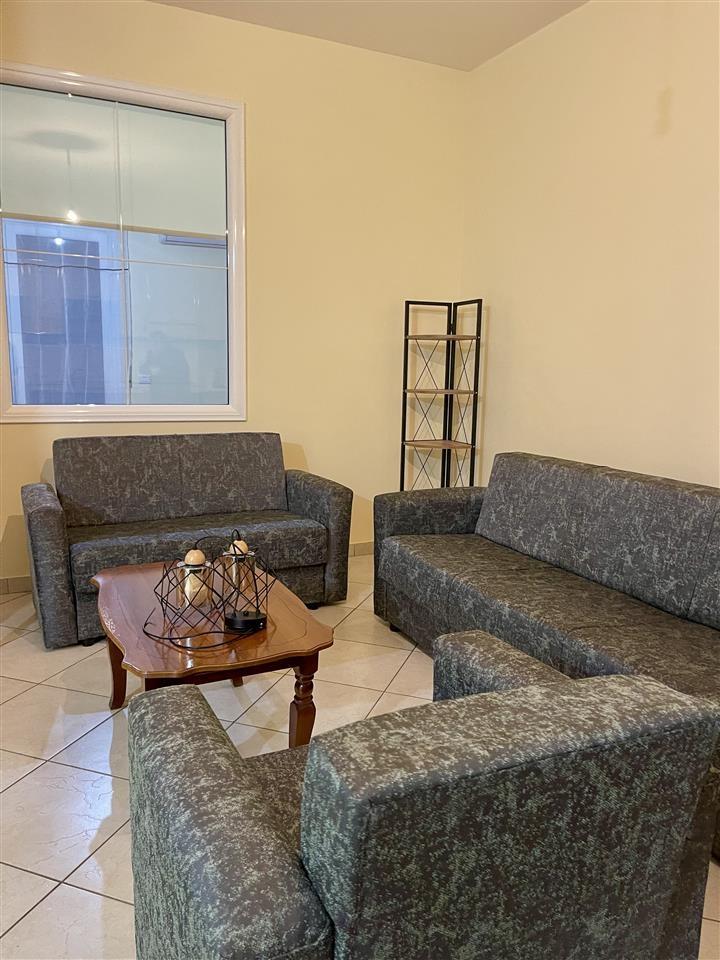 2+1 me Qera, JO AGJENSI, tek Haso/Transballkanike