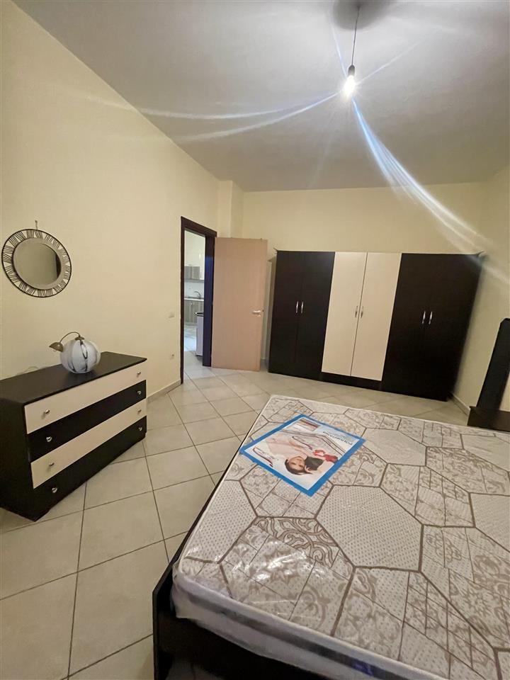 2+1 me Qera, JO AGJENSI, tek Haso/Transballkanike